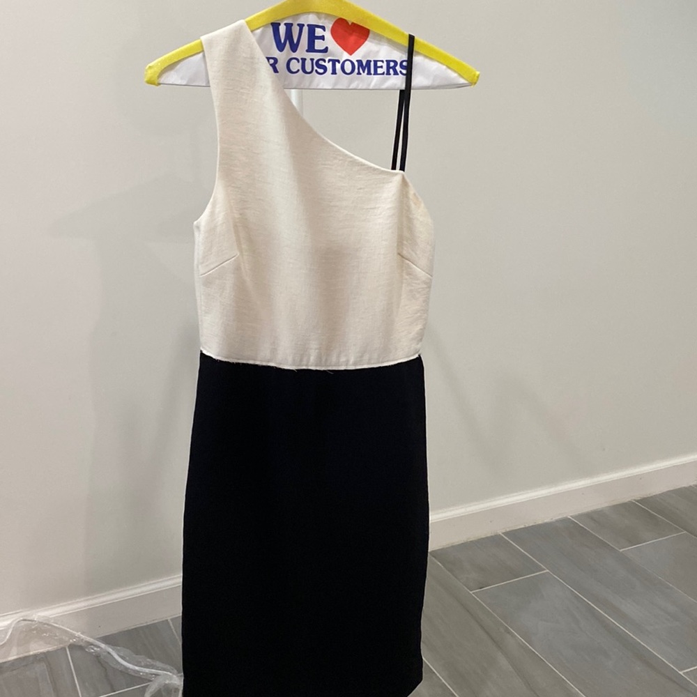 One shoulder dress